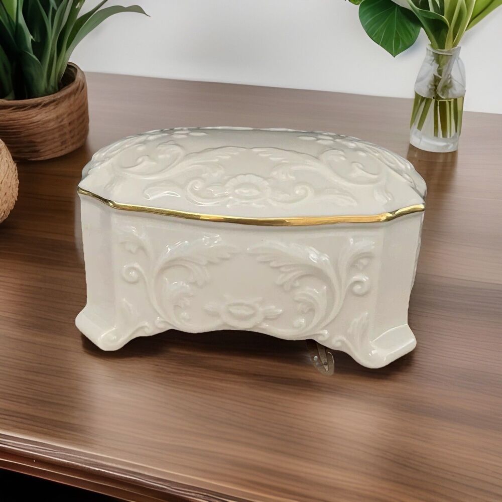 Lenox Georgian Collection Music Box Plays Yesterday by Beatles Ivory Gold Trim